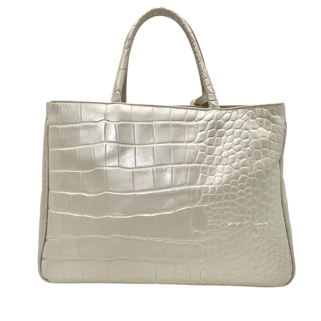 【美品】 フルラ FURLA ハンドバッグ トートバッグ レザー 本革 パールホワイト 白 ゴールド金具 ロゴ 自立可 フォーマル 冠婚葬祭 エレガント クラシック ビンテージ 上品 鞄 通勤 通学 お出かけ デイリー レディース 定番 人気 S61