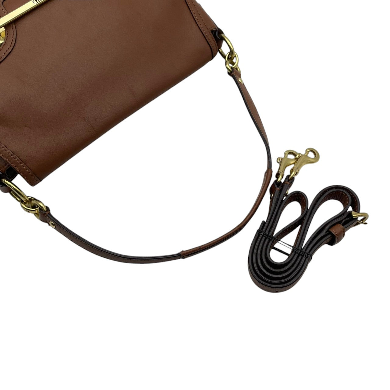 【美品】 コーチ COACH ショルダーバッグ クロスボディ 斜め掛け可 レザー 本革 ブラウン 茶色 シルバー金具 ターンロック フラップ カジュアル クラシック ビンテージ 上品 鞄 通勤 通学 お出かけ レディース 定番 人気 希少 アイテム S59