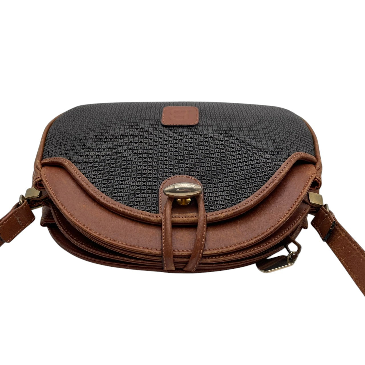 【良品】 バリー BALLY ショルダーバッグ クロスボディ 斜め掛け可 PVC レザー ブラウン 茶色 ブラック 黒 Bロゴ 総柄 モノグラム フラップ クラシック ビンテージ 上品 鞄 メンズ レディース ユニセックス 定番 人気 希少 S59