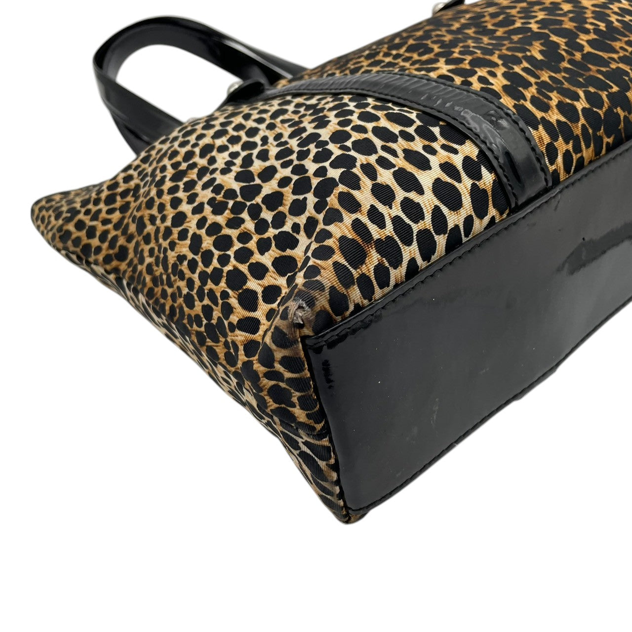 【良品】 ドルチェ＆ガッバーナ DOLCE&GABBANA トートバッグ ナイロン エナメル レオパード柄 ヒョウ柄 ブラウン ブラック 黒 ロゴ プレート 肩掛け A4収納可能 大容量 カジュアル エレガント 鞄 通勤 お出かけ レディース 定番 S59