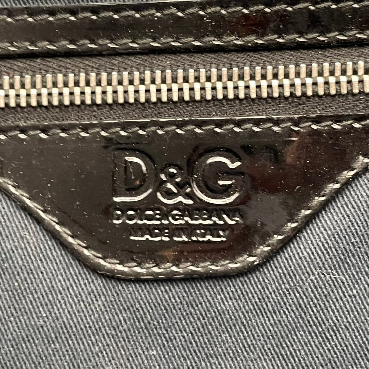 【良品】 ドルチェ＆ガッバーナ DOLCE&GABBANA トートバッグ ナイロン エナメル レオパード柄 ヒョウ柄 ブラウン ブラック 黒 ロゴ プレート 肩掛け A4収納可能 大容量 カジュアル エレガント 鞄 通勤 お出かけ レディース 定番 S59