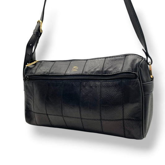 【美品】 ロンシャン LONGCHAMP ショルダーバッグ ワンショルダー 肩掛け可 レザー 本革 ブラック 黒 シルバー金具 ロゴ 型押し クラシック エレガント 上品 鞄 カジュアル お出かけ デイリー レディース 定番 人気 S60