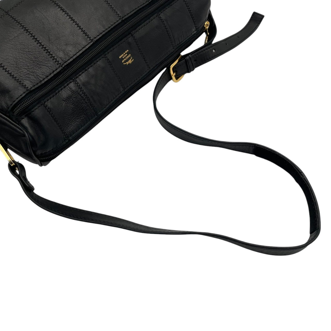 【美品】 ロンシャン LONGCHAMP ショルダーバッグ ワンショルダー 肩掛け可 レザー 本革 ブラック 黒 シルバー金具 ロゴ 型押し クラシック エレガント 上品 鞄 カジュアル お出かけ デイリー レディース 定番 人気 S60