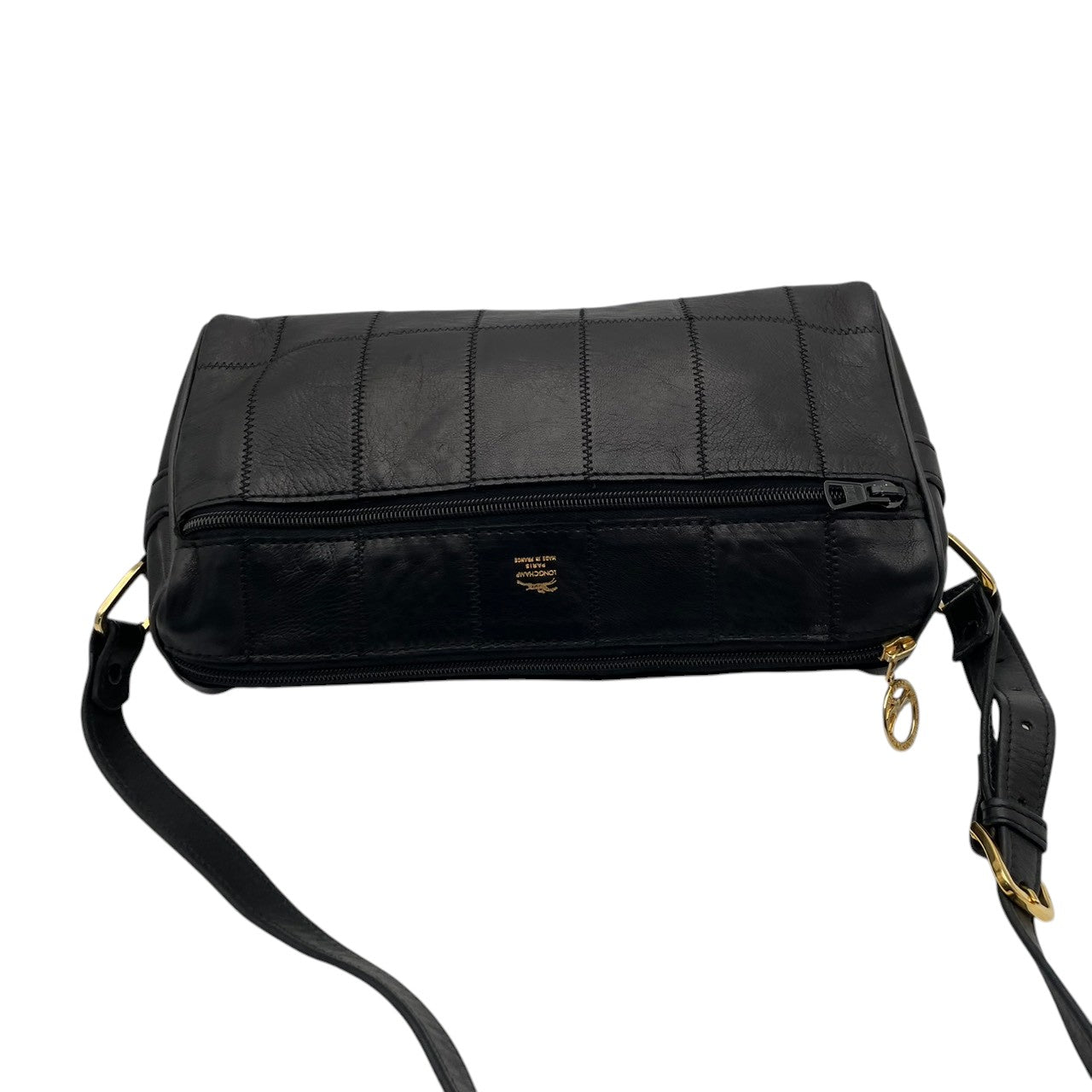 【美品】 ロンシャン LONGCHAMP ショルダーバッグ ワンショルダー 肩掛け可 レザー 本革 ブラック 黒 シルバー金具 ロゴ 型押し クラシック エレガント 上品 鞄 カジュアル お出かけ デイリー レディース 定番 人気 S60