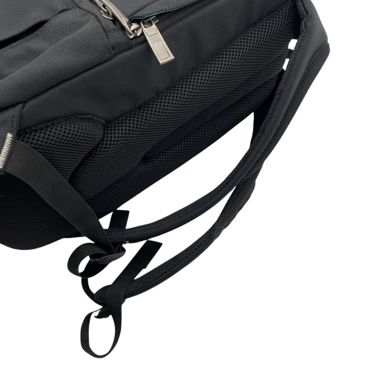 【美品】 サムソナイト Samsonite ローカス LOCUS リュック デイパック バックパック ナイロン ブラック 黒 大容量 多機能 PC収納 A4収納可 ビジネス 通勤 通学 出張 旅行 トラベル メンズ 定番 人気 S60