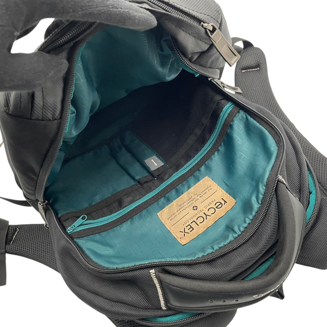 【美品】 サムソナイト Samsonite ローカス LOCUS リュック デイパック バックパック ナイロン ブラック 黒 大容量 多機能 PC収納 A4収納可 ビジネス 通勤 通学 出張 旅行 トラベル メンズ 定番 人気 S60