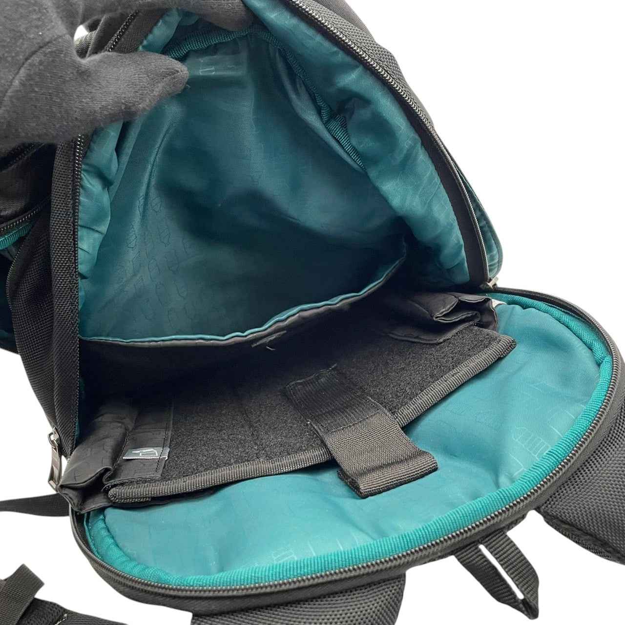 【美品】 サムソナイト Samsonite ローカス LOCUS リュック デイパック バックパック ナイロン ブラック 黒 大容量 多機能 PC収納 A4収納可 ビジネス 通勤 通学 出張 旅行 トラベル メンズ 定番 人気 S60