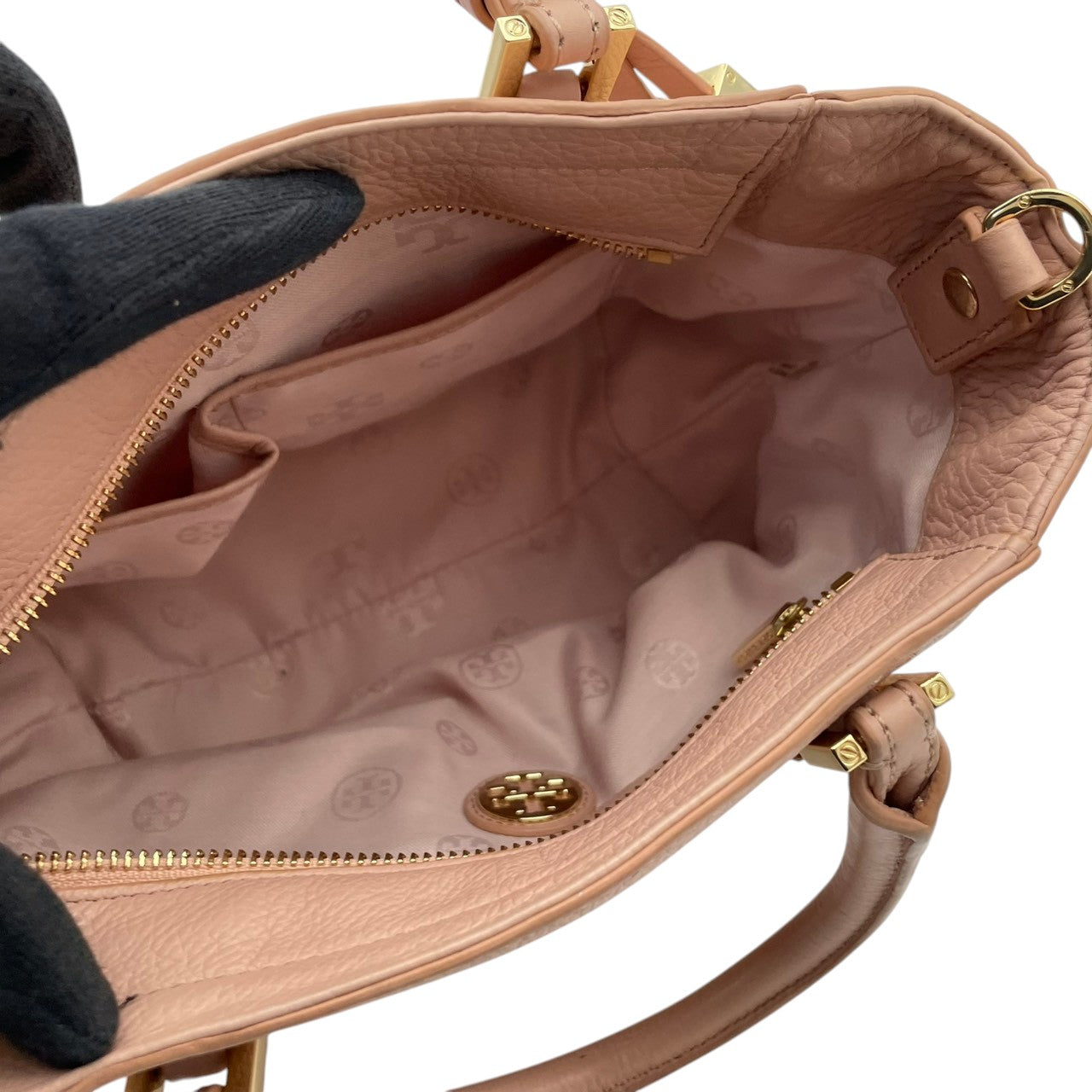 【美品】 トリーバーチ TORY BURCH ティア Thea スモール トートバッグ ハンドバッグ ショルダーバッグ 2WAY レザー 本革 ピンクベージュ ゴールド金具 斜め掛け可 クロスボディ 自立可 エレガント 上品 レディース 定番 人気 S60