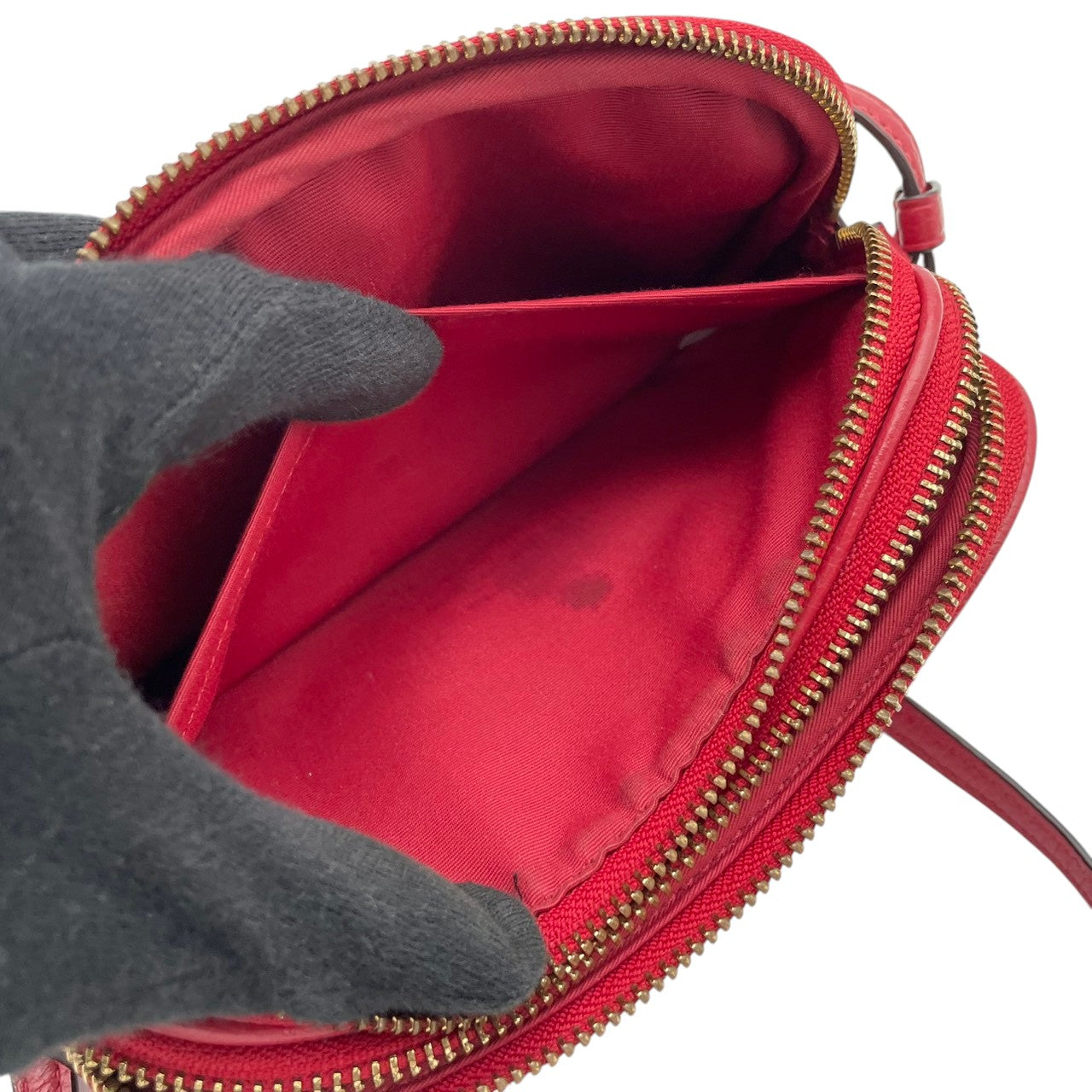 美品 COACH コーチ クロスボディポーチ ショルダーバッグ ピーブルドレザー ワインレッド 赤 レディース ゴールド金具 ダブルジップ コンパクト デイリー お出かけ 斜め掛け 軽量 F30259 s83