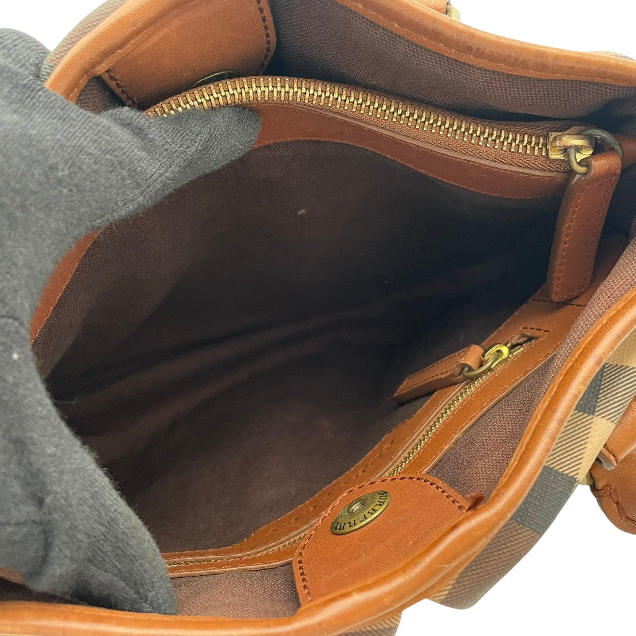 【美品】 バーバリー BURBERRY ハンドバッグ トートバッグ PVC レザー 本革 ブラウン 茶 メガチェック ノバチェック ゴールド金具 肩掛け お出かけ デイリー エレガント 上品 レディース 定番 人気 カバン S92