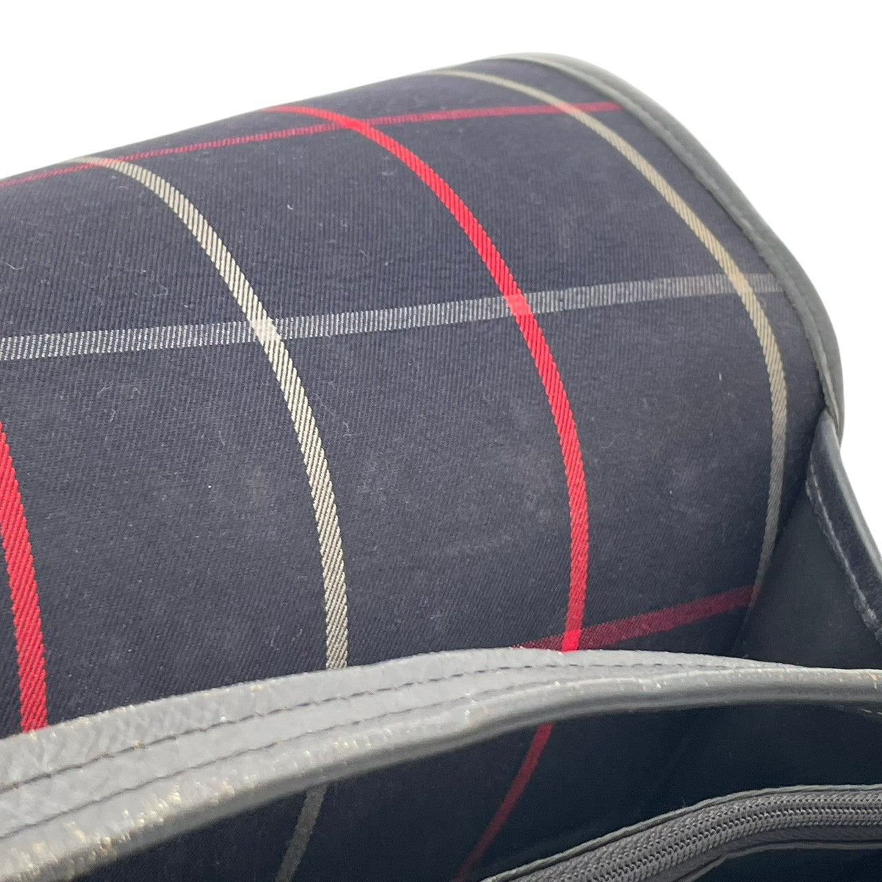 【良品】 バーバリー BURBERRY ショルダーバッグ キャンバス レザー 本革 ネイビー 紺 チェック柄 騎士ロゴ クロスボディ 斜め掛け 軽量 ヴィンテージ オールド エレガント レトロ お出かけ デイリー レディース 定番 人気 鞄 カバン S92