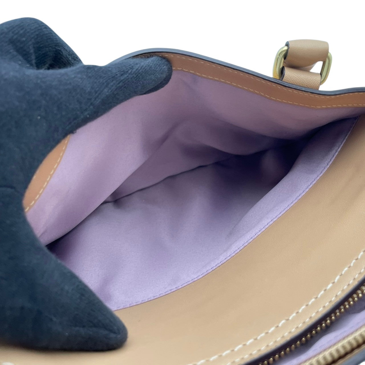 【美品】 コーチ COACH ハンドバッグ トートバッグ ハンプトンズ サッチェル レザー 本革 ベージュ ターンロック ゴールド金具 肩掛け 大容量 お出かけ デイリー エレガント 上品 通勤 通学 レディース 定番 S81