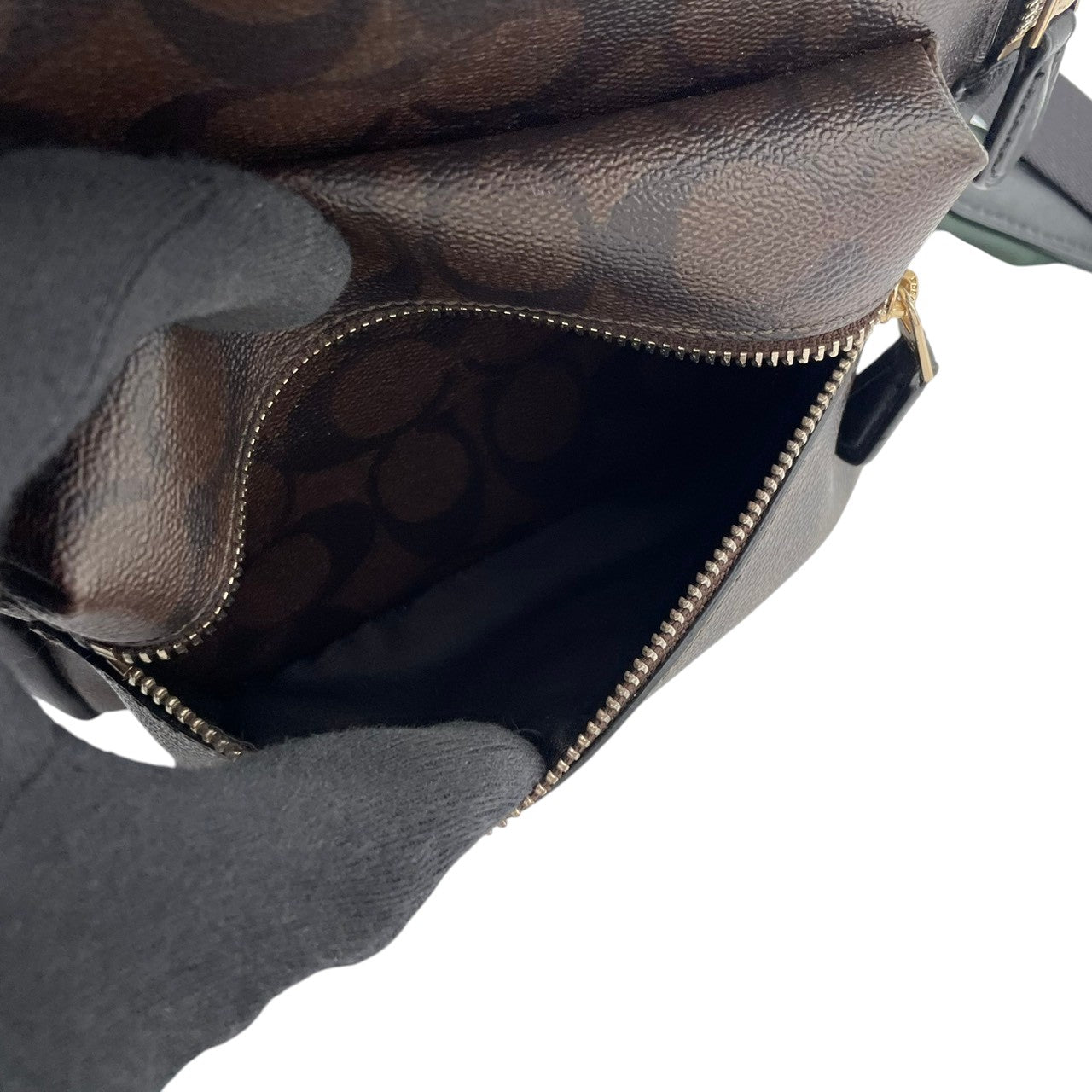 【美品】 コーチ COACH チャーリー バックパック シグネチャー キャンバス ブラウン 茶 ミニリュック コンパクト バックパック 通勤 通学 デイリー お出かけ レディース 定番 人気 鞄 S81