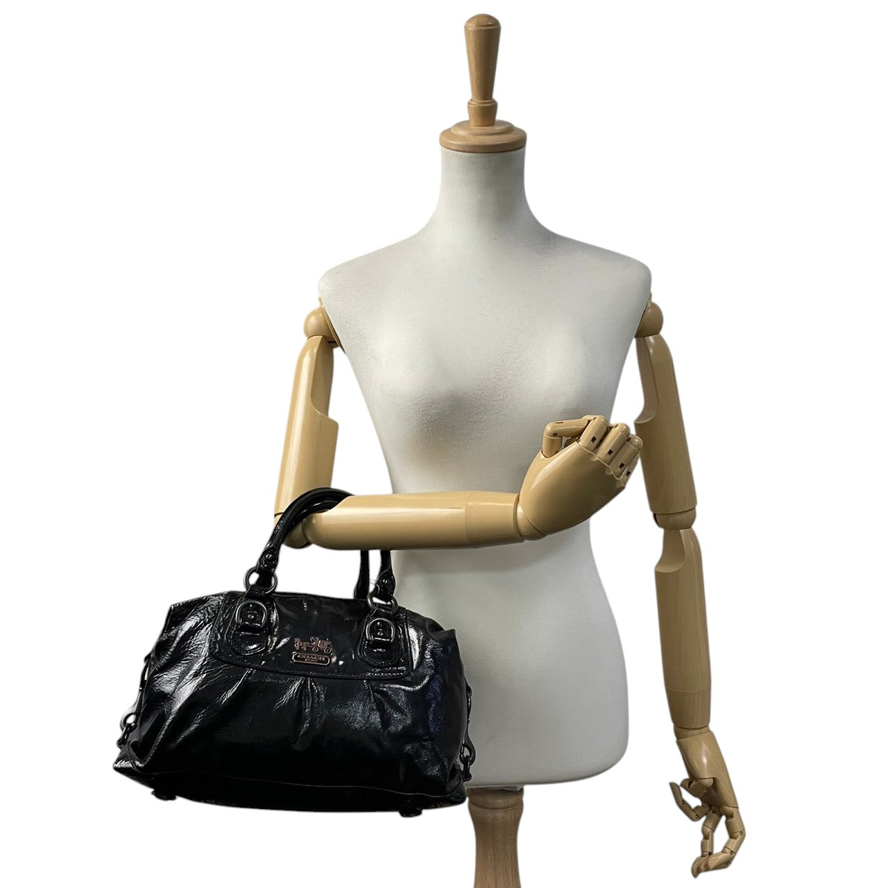 【美品】コーチ COACH マディソン パテント サブリナ ハンドバッグ 2WAY ショルダーバッグ 黒 ブラック エナメル レザー ターンロック ゴールド金具 大容量 肩掛け 斜め掛け エレガント 上品 通勤 通学 デイリー お出かけ レディース S81