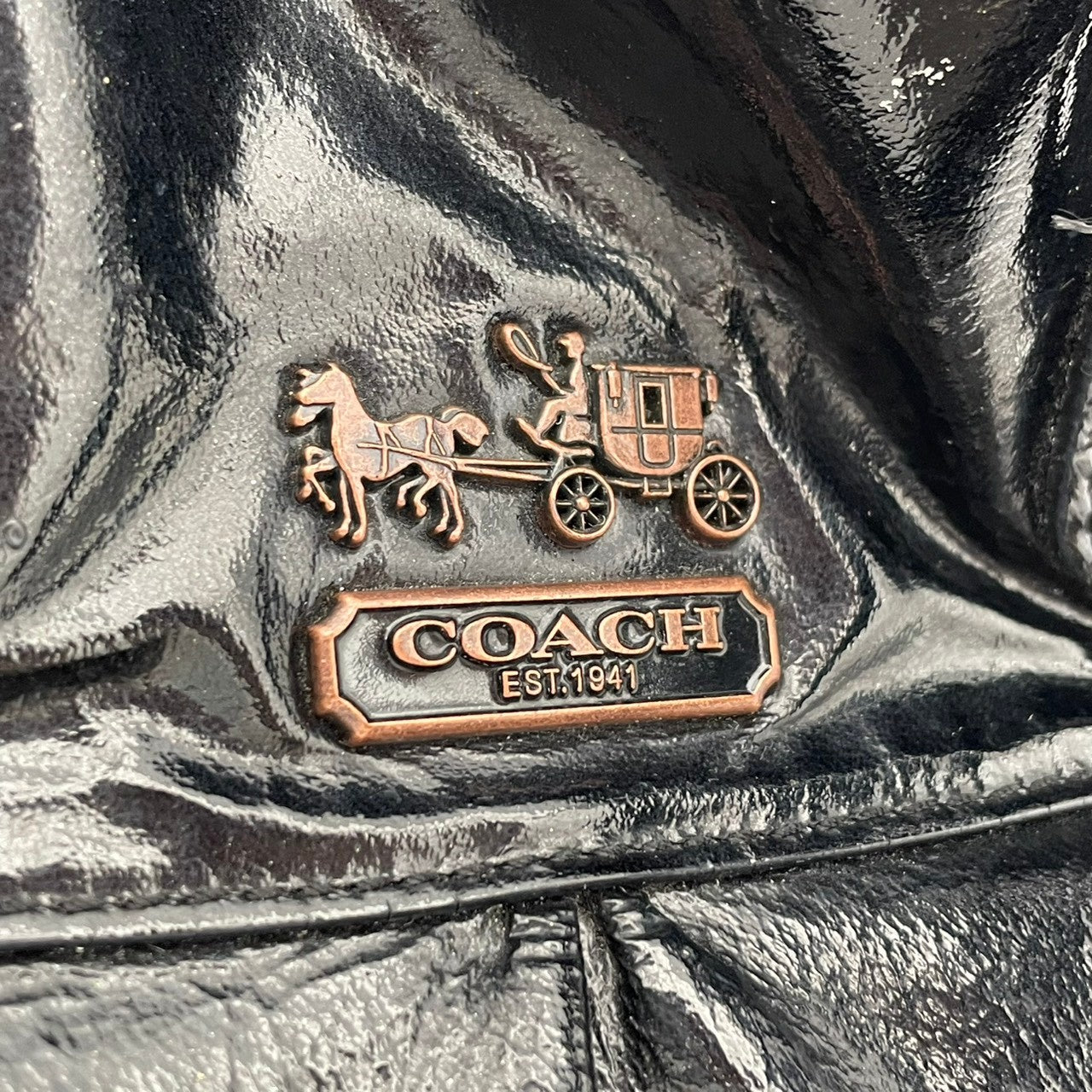 【美品】コーチ COACH マディソン パテント サブリナ ハンドバッグ 2WAY ショルダーバッグ 黒 ブラック エナメル レザー ターンロック ゴールド金具 大容量 肩掛け 斜め掛け エレガント 上品 通勤 通学 デイリー お出かけ レディース S81