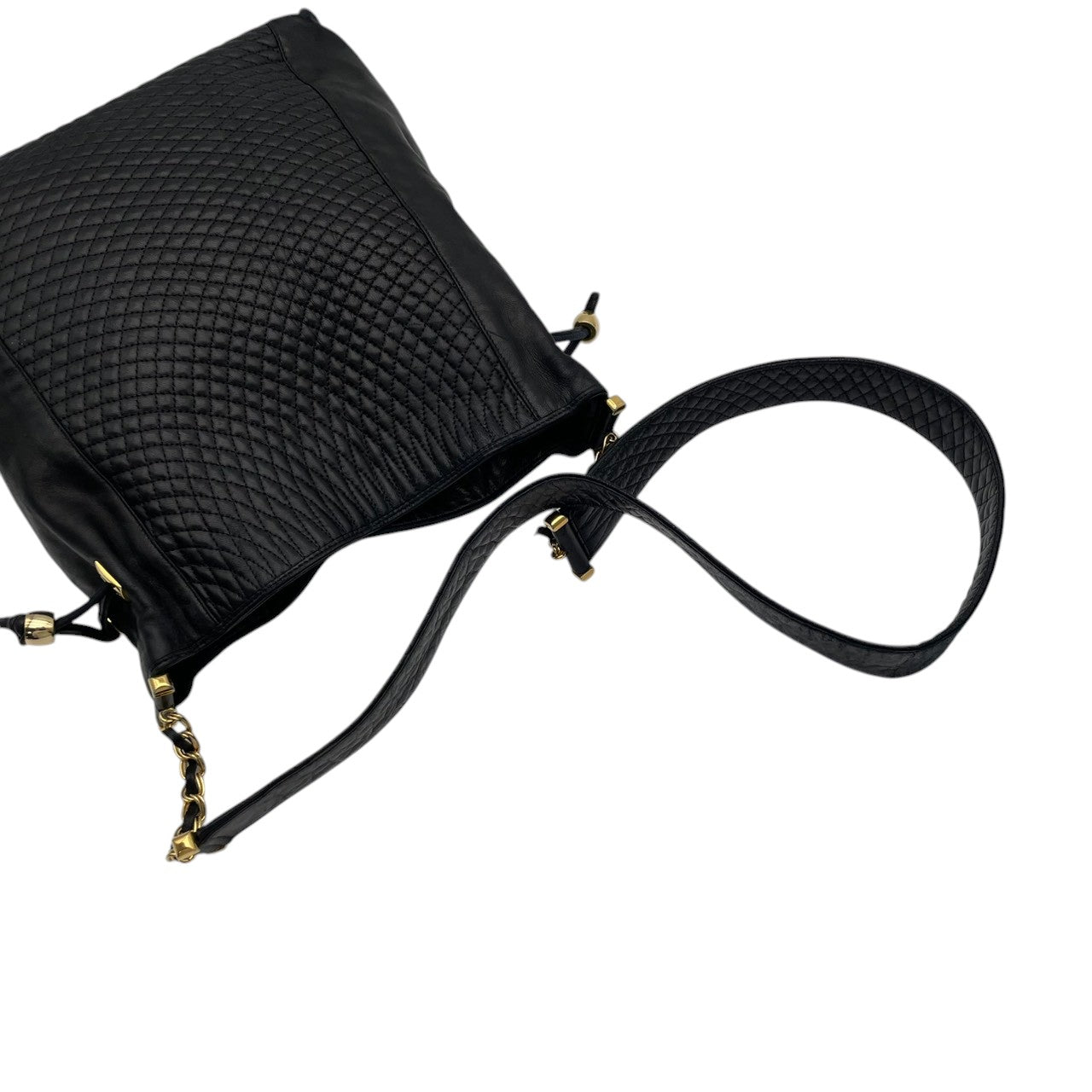 【良品】バリー BALLY ショルダーバッグ メッセンジャーバッグ レザー 本革 ブラック 黒 フラップ 斜め掛け クロスボディ 通勤 通学 デイリー メンズ レディース ユニセックス 定番 人気 鞄 カバン S93