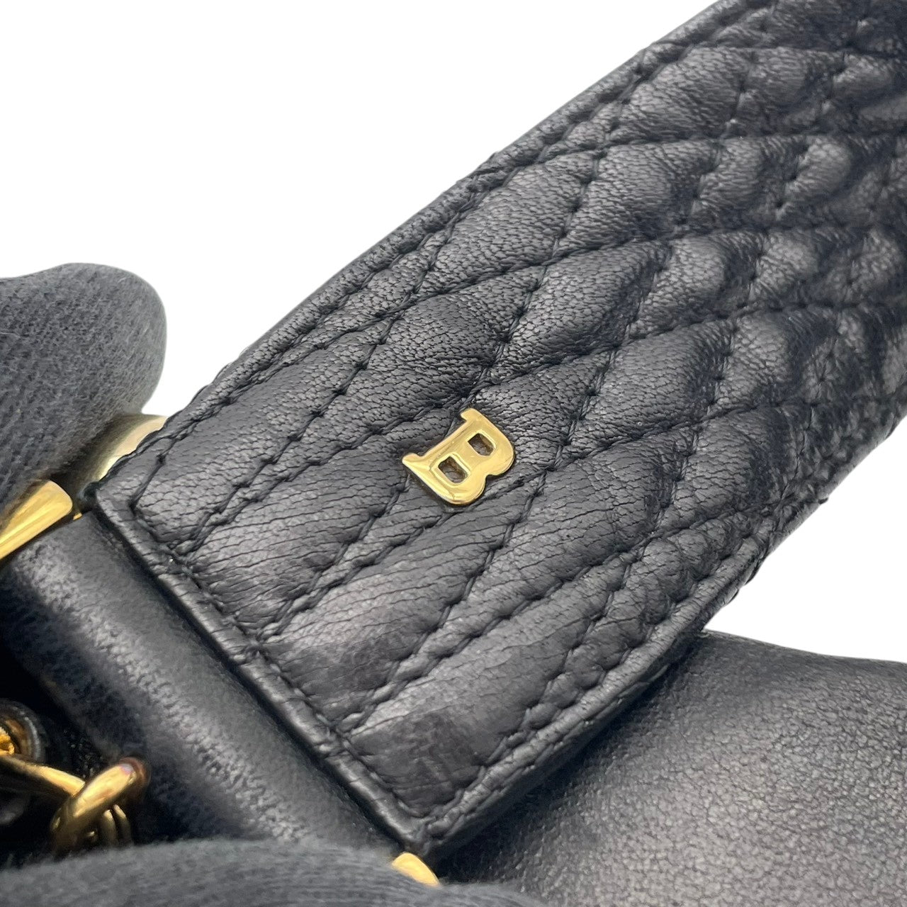 【良品】バリー BALLY ショルダーバッグ メッセンジャーバッグ レザー 本革 ブラック 黒 フラップ 斜め掛け クロスボディ 通勤 通学 デイリー メンズ レディース ユニセックス 定番 人気 鞄 カバン S93