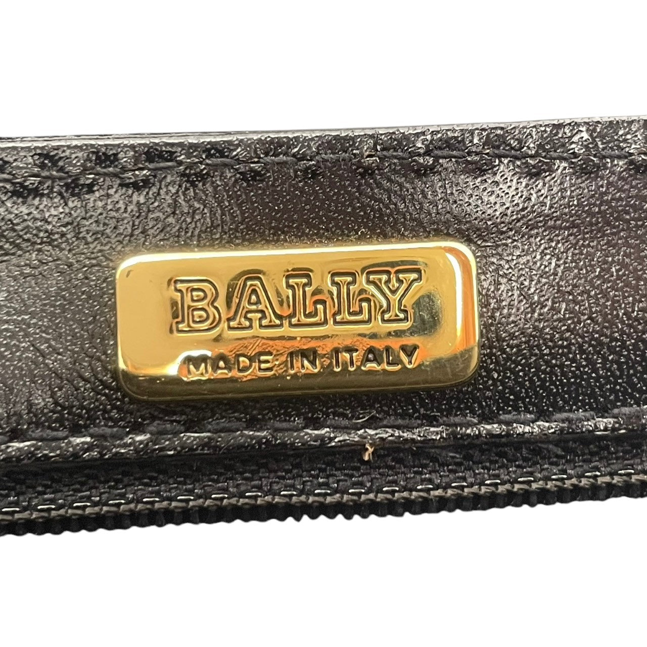 【良品】 バリー BALLY ショルダーバッグ クロスボディ ポシェット レザー 本革 ブラック 黒 斜め掛け コンパクト メンズ レディース ユニセックス デイリー お出かけ トラベル 定番 人気 鞄 カバン S93