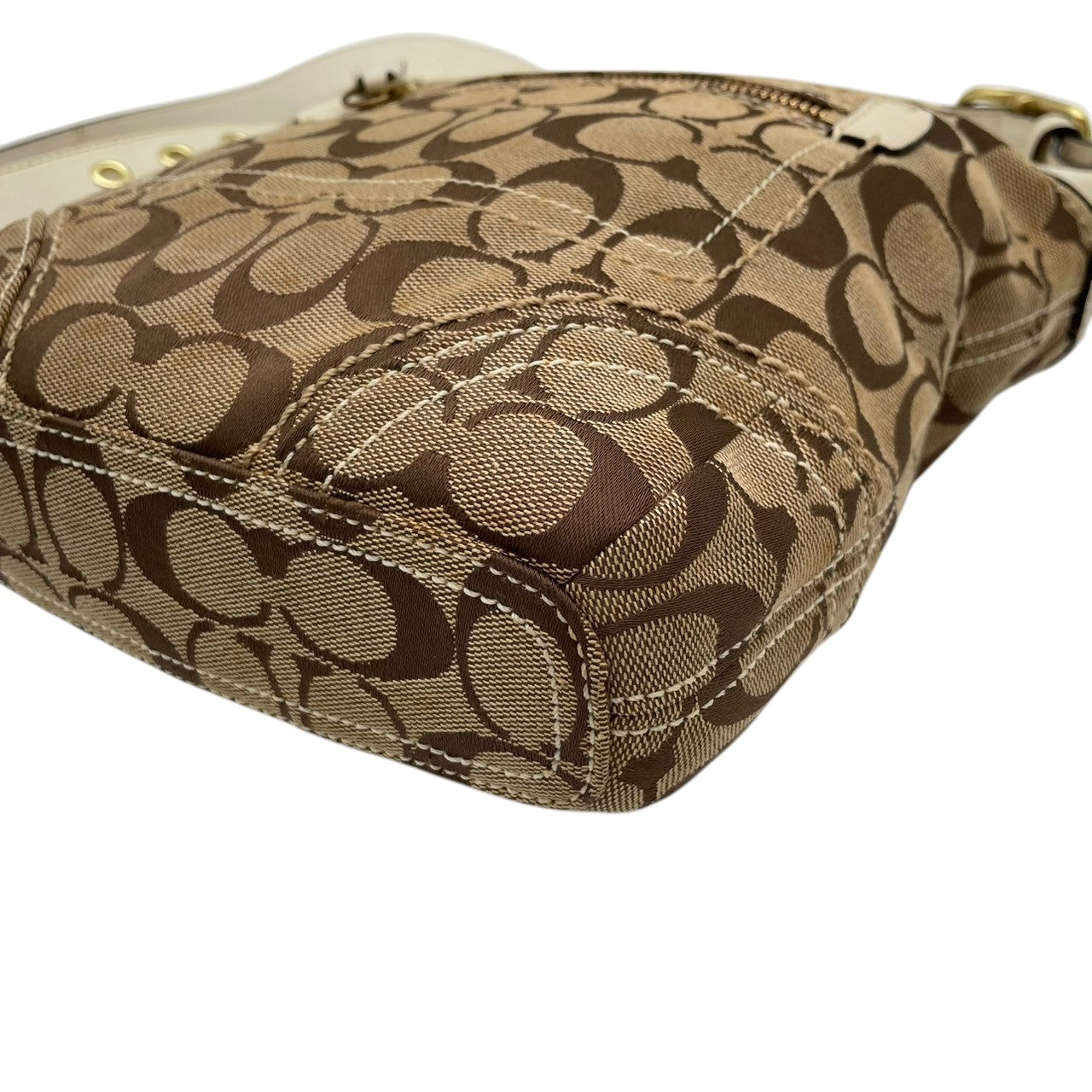【良品】 コーチ COACH 10402 シグネチャー ショルダーバッグ キャンバス レザー ベージュ アイボリー クロスボディ 斜め掛け 肩掛け デイリー お出かけ エレガント カジュアル レディース 定番 人気 カバン 鞄 S82