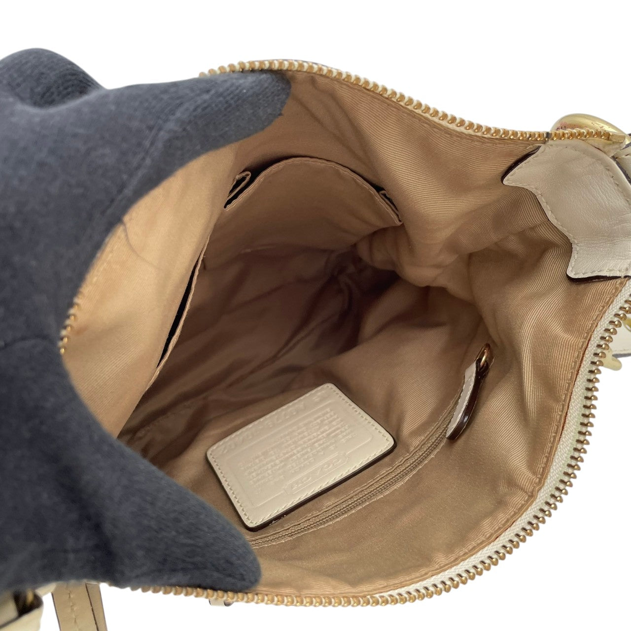 【良品】 コーチ COACH 10402 シグネチャー ショルダーバッグ キャンバス レザー ベージュ アイボリー クロスボディ 斜め掛け 肩掛け デイリー お出かけ エレガント カジュアル レディース 定番 人気 カバン 鞄 S82