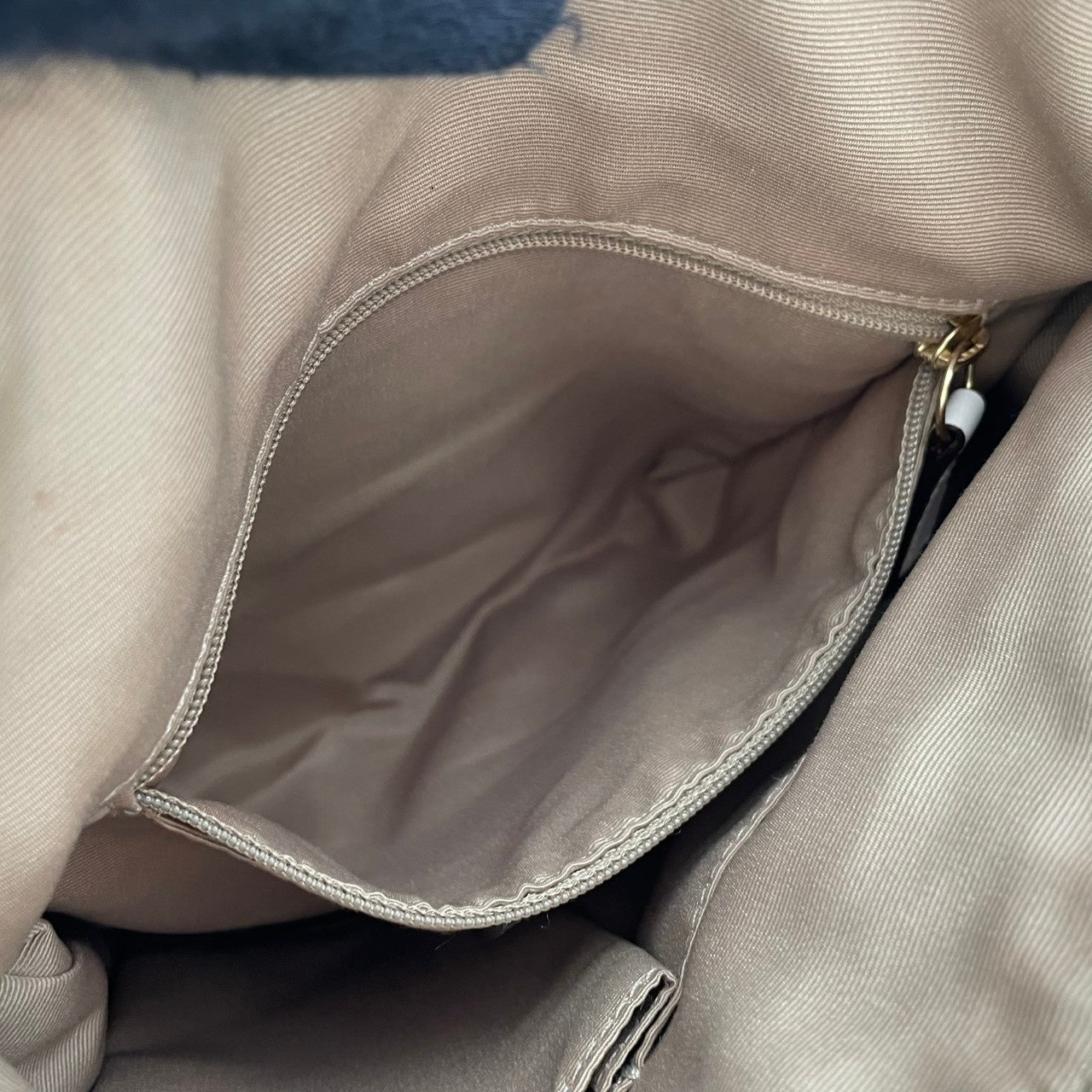 【良品】 コーチ COACH 10402 シグネチャー ショルダーバッグ キャンバス レザー ベージュ アイボリー クロスボディ 斜め掛け 肩掛け デイリー お出かけ エレガント カジュアル レディース 定番 人気 カバン 鞄 S82