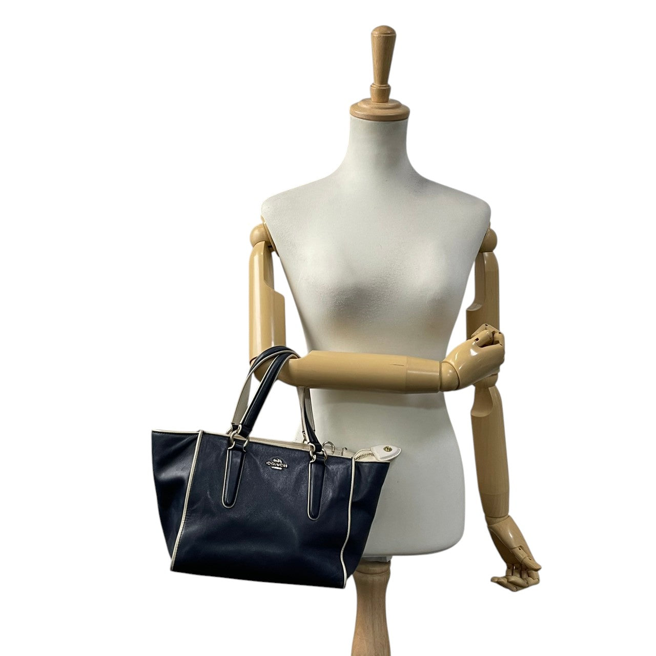 【良品】COACH コーチ クロスビー キャリーオール 2WAY ハンドバッグ ショルダーバッグ レザー ネイビー 肩掛け 斜め掛け クロスボディ 通勤 通学 エレガント レディース カジュアル フォーマル お出かけ デイリー 鞄 上品 S58