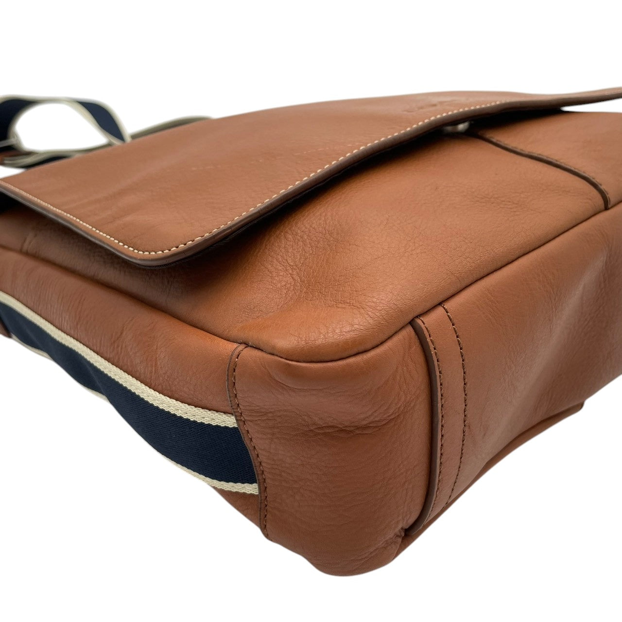 【美品】COACH コーチ ヘリテージ ウェブレザー メッセンジャーバッグ ショルダーバッグ 本革 キャメルブラウン 茶 斜め掛け クロスボディ 通勤 通学 ビジネス 大容量 A4収納 メンズ カジュアル デイリー F70555 S58