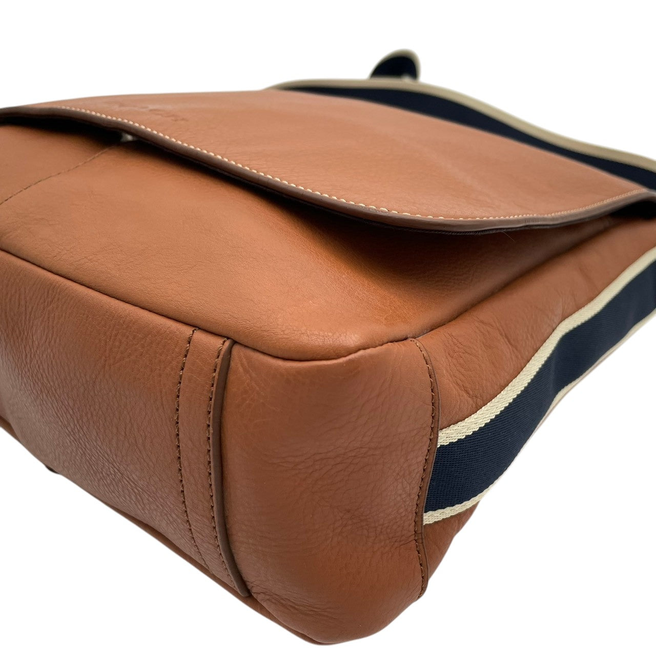 【美品】COACH コーチ ヘリテージ ウェブレザー メッセンジャーバッグ ショルダーバッグ 本革 キャメルブラウン 茶 斜め掛け クロスボディ 通勤 通学 ビジネス 大容量 A4収納 メンズ カジュアル デイリー F70555 S58