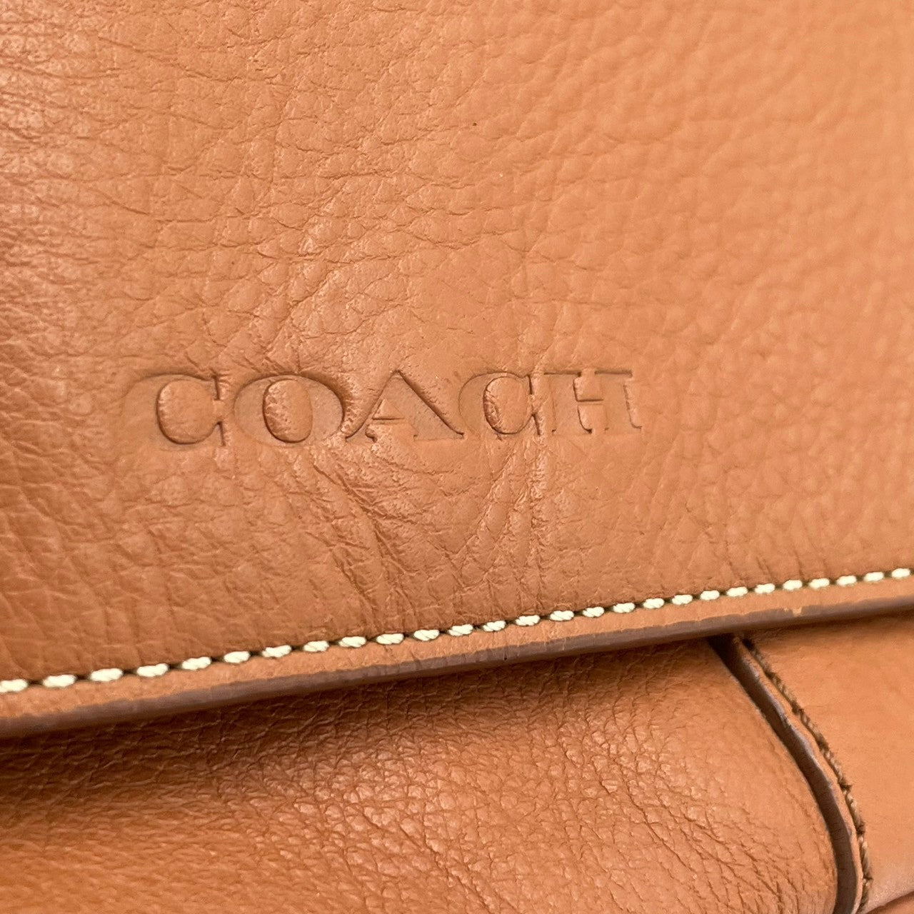 【美品】COACH コーチ ヘリテージ ウェブレザー メッセンジャーバッグ ショルダーバッグ 本革 キャメルブラウン 茶 斜め掛け クロスボディ 通勤 通学 ビジネス 大容量 A4収納 メンズ カジュアル デイリー F70555 S58