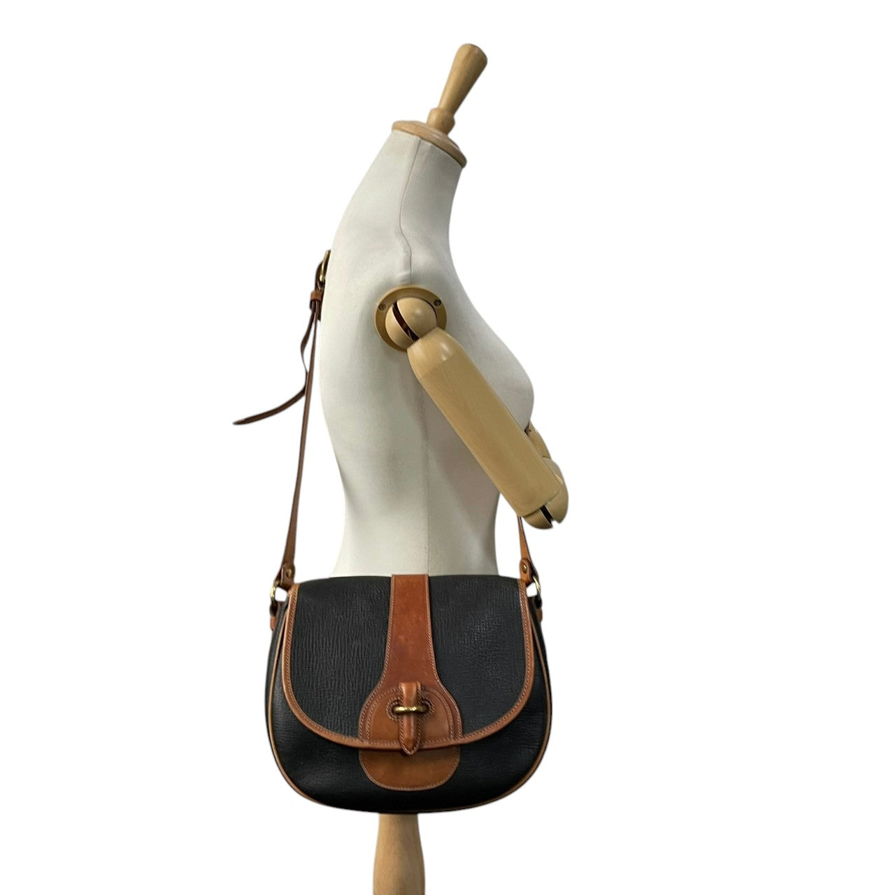 【美品】COACH コーチ オールドコーチ ショルダーバッグ クロスボディ 斜め掛け 本革 レザー ブラック ブラウン バイカラー ビンテージ レトロ エレガント レディース カジュアル フォーマル デイリー 希少 鞄 カバン 上品 イタリア製 S58
