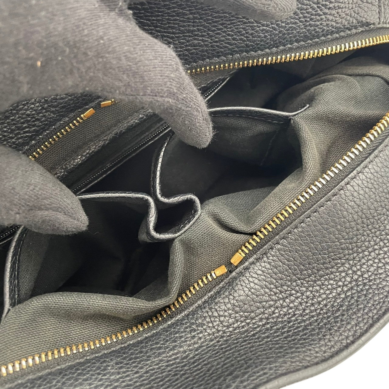 【良品】 アレキサンダーマックイーン トートバッグ スカル パドロック レザー 黒 ブラック 手提げ A4収納 通勤 通学 ビジネス お出かけ デイリー カジュアル エレガント 大人 上品 レディース 人気 定番 ブランド 高級 おしゃれ 鞄 カバン S70
