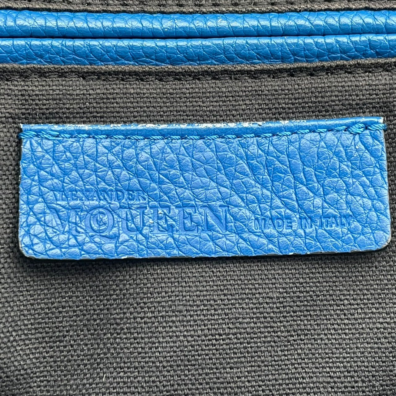 【美品】アレキサンダーマックイーン スカル パドロック トートバッグ レザー 青 ブルー 通勤 通学 ビジネス お出かけ デイリー カジュアル エレガント 上品 高級感 大人 レディース 人気 定番 鞄 カバン A4収納 S70