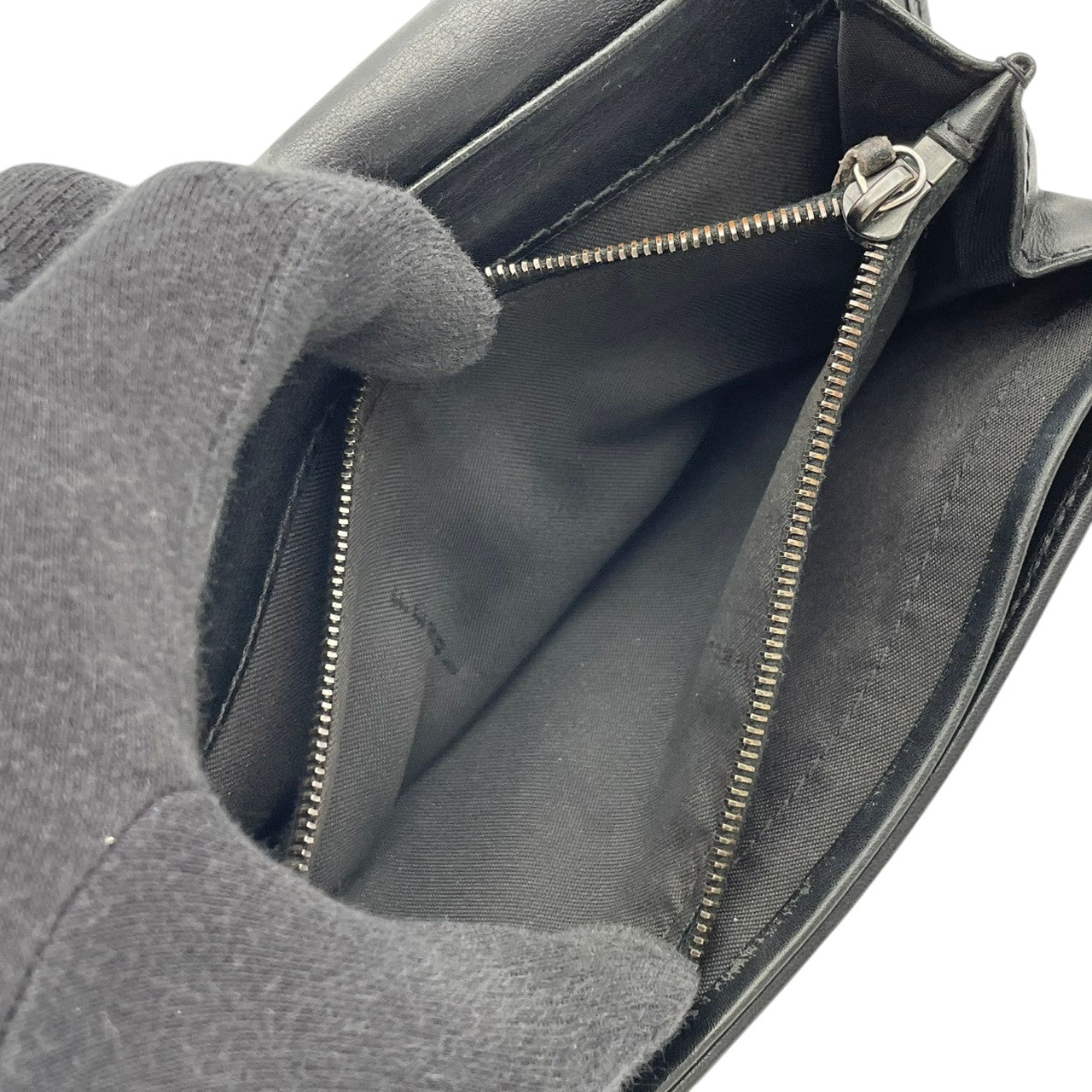 【良品】フェンディ 長財布 ズッカ柄 二つ折り ブラウン ブラック キャンバス レザー FFロゴ ヴィンテージ感 レトロ 人気 定番 レディース メンズ ユニセックス 男女兼用 ウォレット 財布 ビジネス 通勤 通学 おしゃれ シンプル 大人 高級感 M3