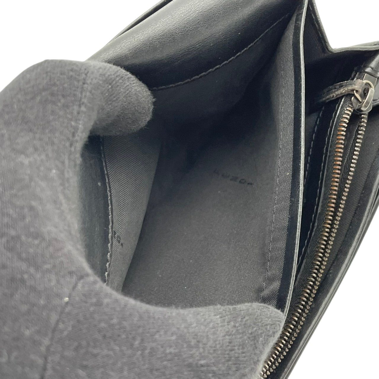 【良品】フェンディ 長財布 ズッカ柄 二つ折り ブラウン ブラック キャンバス レザー FFロゴ ヴィンテージ感 レトロ 人気 定番 レディース メンズ ユニセックス 男女兼用 ウォレット 財布 ビジネス 通勤 通学 おしゃれ シンプル 大人 高級感 M3