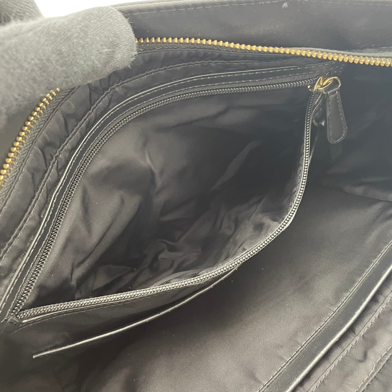 【美品】マイケルコース トートバッグ ポリー ブラック ナイロン レザー A4収納 通勤 通学 ビジネス レディース 人気 定番 軽量 普段使い 高級感 おしゃれ シンプル ブランドバッグ 黒 マザーズバッグ 旅行 大容量 マチ広 丈夫 収納力抜群 S16