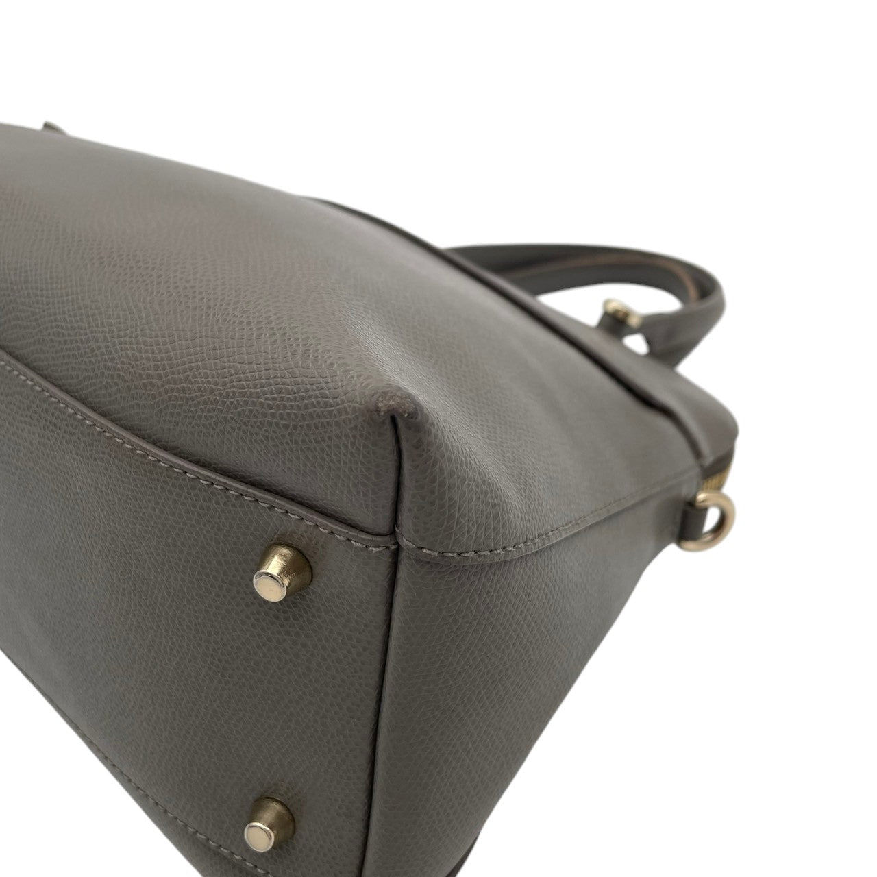 【良品】フルラ パイパー ハンドバッグ グレー レザー 2WAY ショルダーバッグ 斜め掛け 斜めがけ 金具 通勤 通学 ビジネス レディース 人気 定番 普段使い 高級感 上品 おしゃれ シンプル 大人可愛い ブランドバッグ 収納力抜群 丈夫 S16