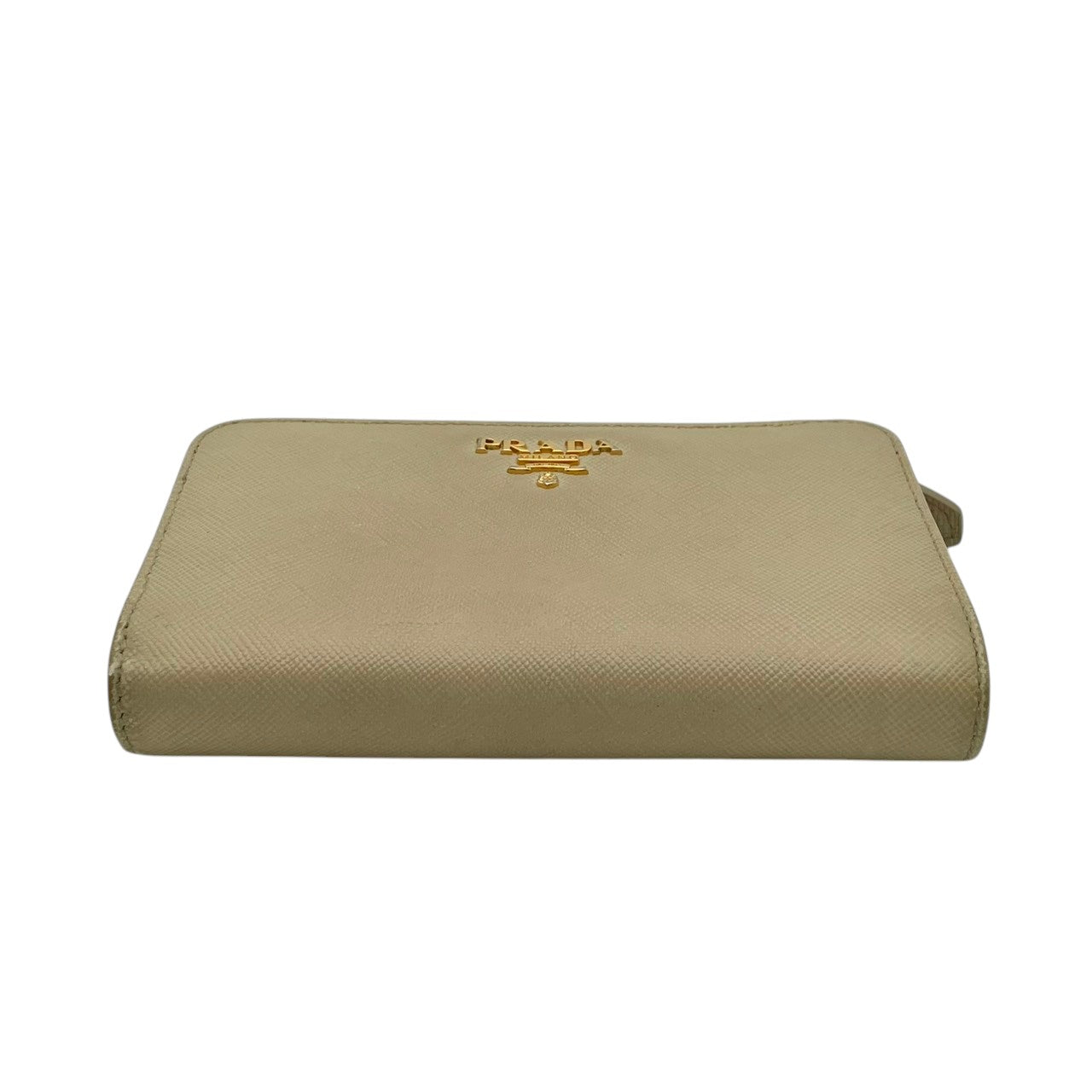 【良品】プラダ サフィアーノ 二つ折り財布 コンパクトウォレット L字ファスナー ベージュ レザー ミニ財布 レディース 人気 定番 ブランド ビジネス カジュアル エレガント 上品 高級感 大人可愛い おしゃれ 贈り物 ギフト プレゼント お出かけ W4