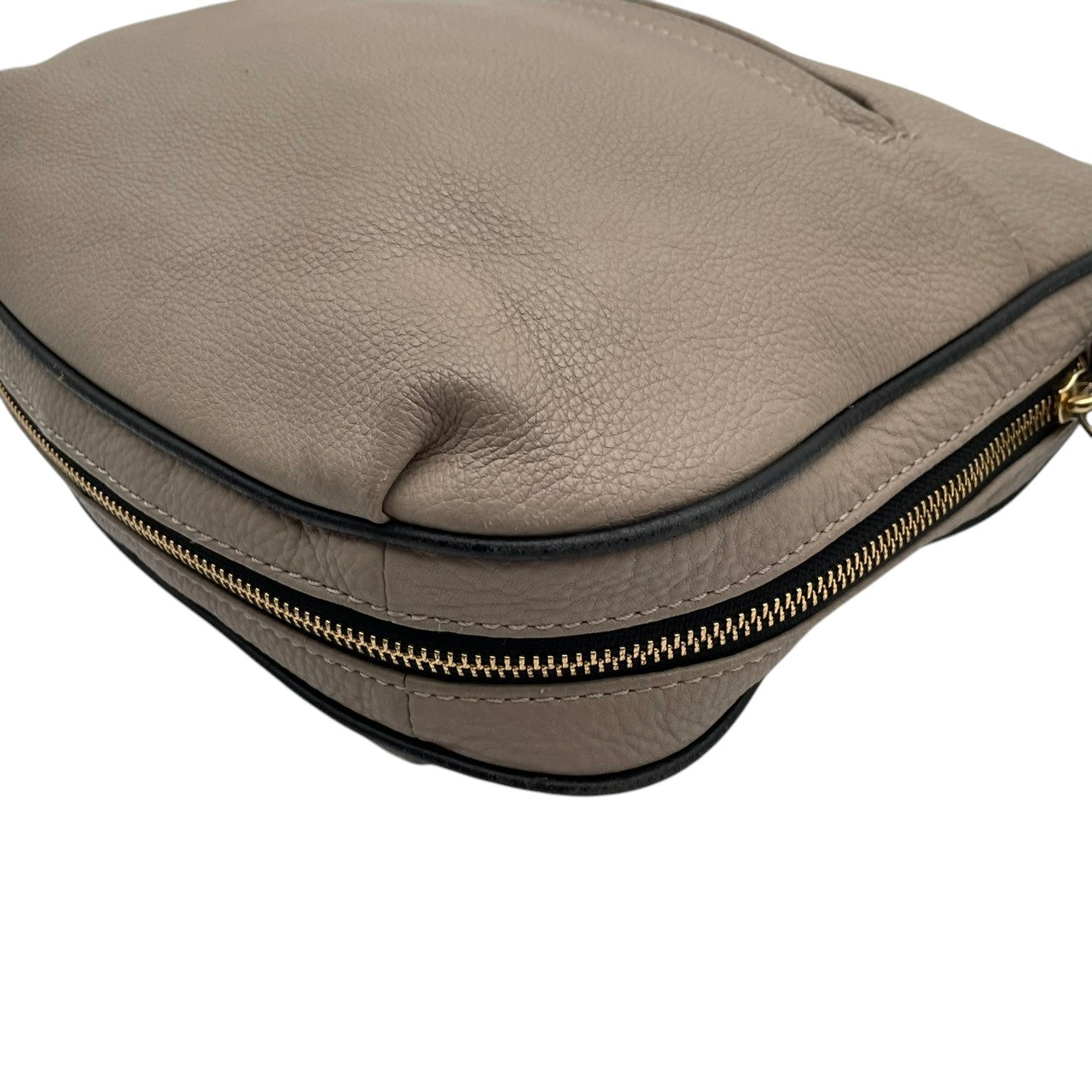 【良品】ケイトスペード 2WAY ショルダーバッグ ハンドバッグ グレージュ レザー 通勤 通学 大容量 大人可愛い 人気 定番 ブランド 高級感 シンプル エレガント 希少 使いやすい 収納 お出かけ 旅行 デイリー 鞄 カバン レディース S91