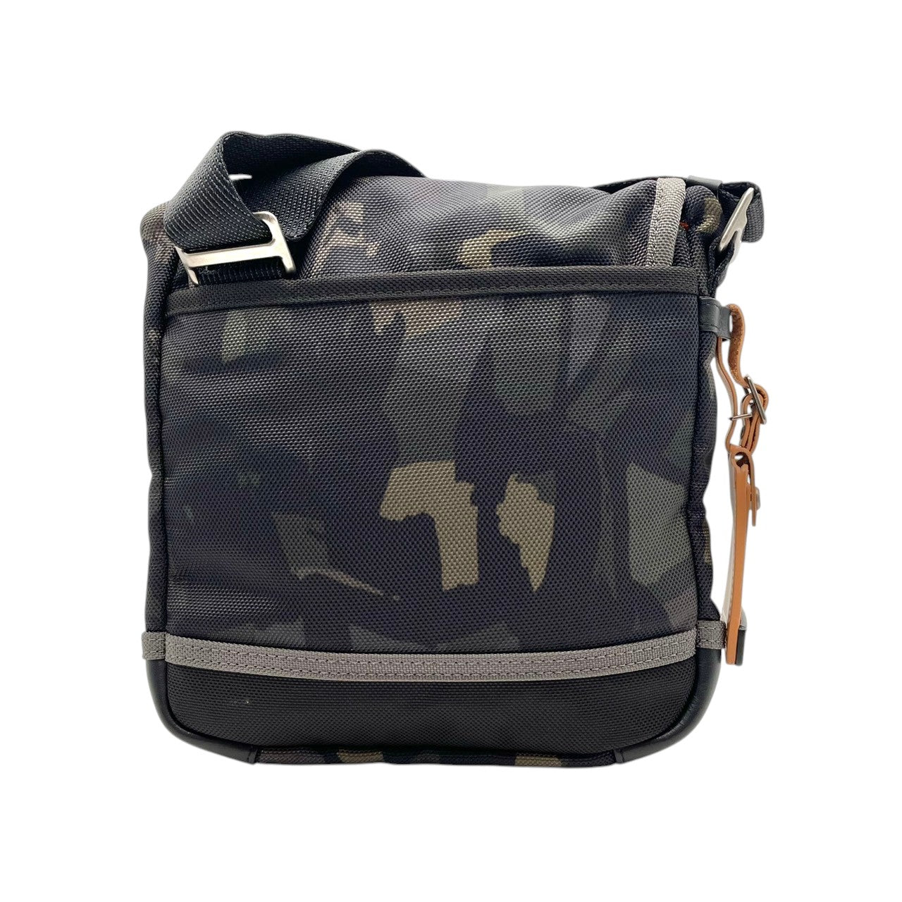 【美品】トゥミ TUMI ALPHA BRAVO ショルダーバッグ クロスボディ 迷彩 カモ柄 メンズ レディース 人気 定番 ビジネス カジュアル 通勤 通学 大容量 多機能 高耐久 旅行 シンプル 高級感 ブランド 上品 鞄 カバン 希少 S91