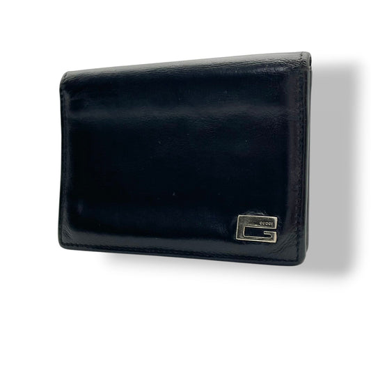 【良品】グッチ 名刺入れ カードケース レザー ブラック 黒 シルバー金具 定期入れ コンパクト ビジネス スタイリッシュ ミニ パスケース メンズ レディース ユニセックス 人気 定番 ブランド 高級感 シンプル エレガント 普段使い ギフト W3