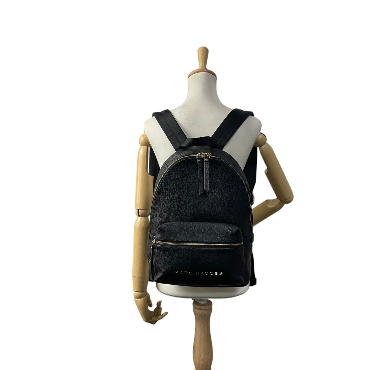 【美品】マークジェイコブス リュック・デイパック エブリデイ エクスプローラー バックパック レザー 革 黒 ブラック メンズ レディース 通勤 通学 ビジネス カジュアル 大容量 旅行 おしゃれ 高級感 シンプル 上品 A4収納 普段使い 鞄 S76