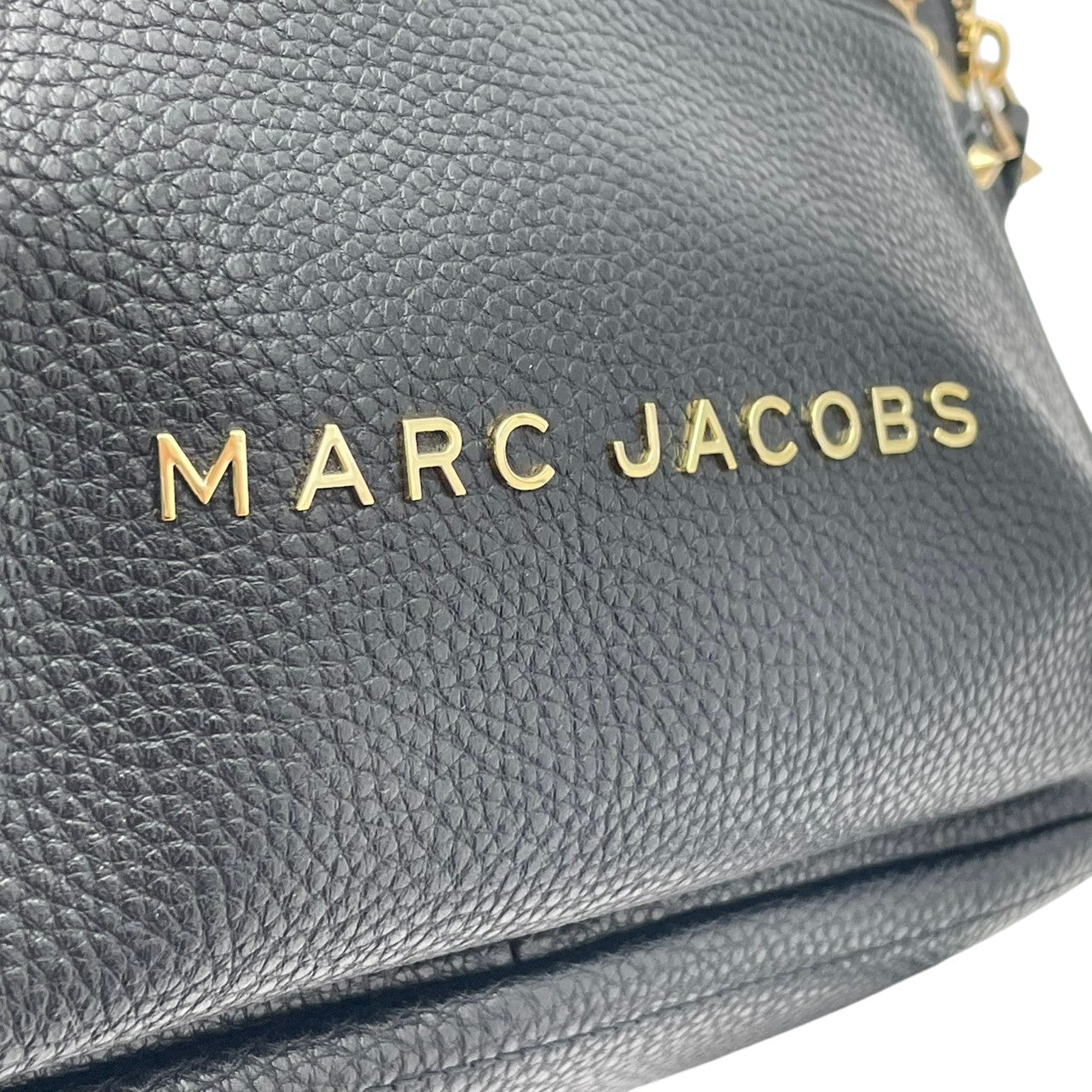【美品】マークジェイコブス リュック・デイパック エブリデイ エクスプローラー バックパック レザー 革 黒 ブラック メンズ レディース 通勤 通学 ビジネス カジュアル 大容量 旅行 おしゃれ 高級感 シンプル 上品 A4収納 普段使い 鞄 S76