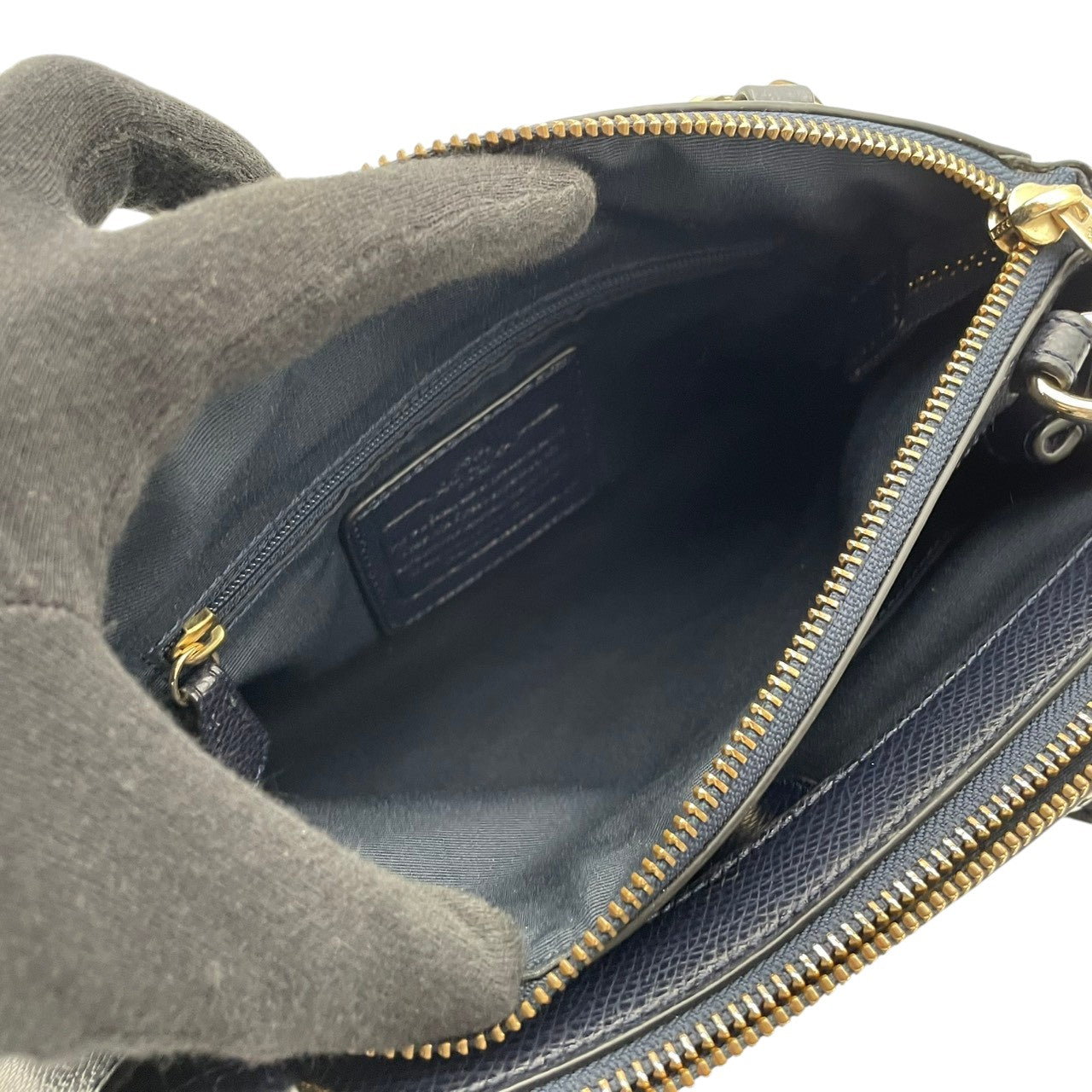【美品】コーチ バッグ レザー 2WAY ショルダーバッグ ハンドバッグ クロスボディ 斜め掛け 肩掛け 手提げ 本革 ネイビー 紺 ゴールド金具 エレガント スタイリッシュ カジュアル 上品 通勤 通学 お出かけ 旅行 デイリー レディース 定番 S97
