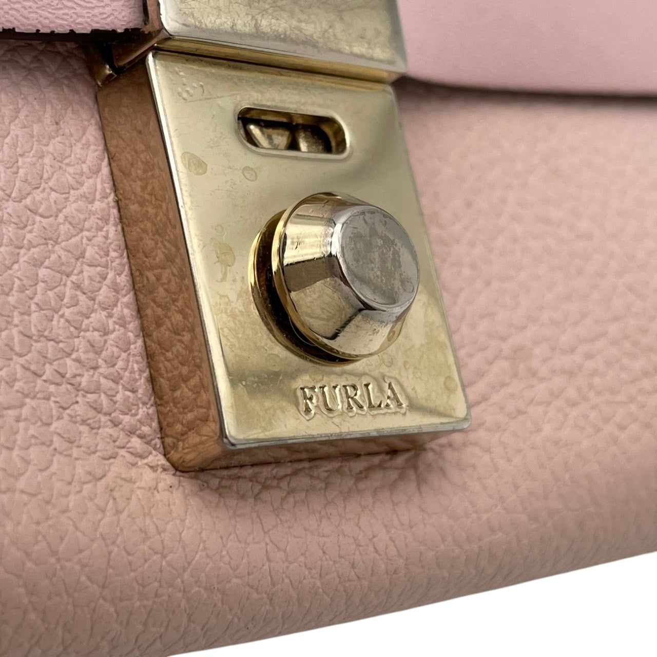 フルラ 財布 ミラノ PEGGY XL BIFOLD 二つ折り長財布 フラップウォレット ロングウォレット 本革 レザー ライトピンク ゴールド金具 エレガント クラシック スタイリッシュ カジュアル 上品 普段使い レディース 定番 人気 毎日使い M4