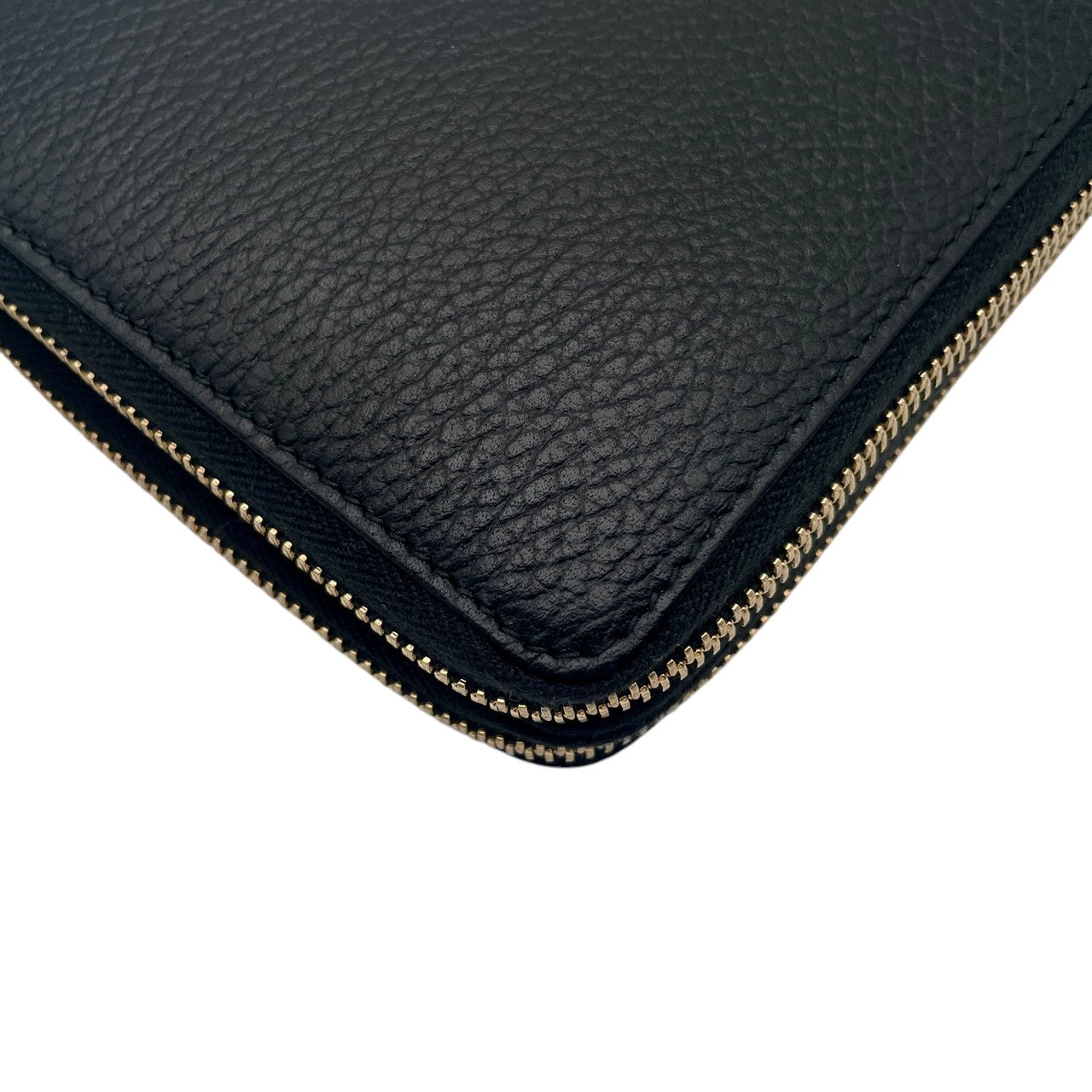 【極美品】グッチ 財布 スウィング トラベルケース 二つ折り長財布 ロングウォレット ダブルファスナー ラウンドファスナー 本革 レザー ブラック 黒 ゴールド金具 クラシック エレガント スタイリッシュ シンプル 上品 ビジネス 大容量 W1