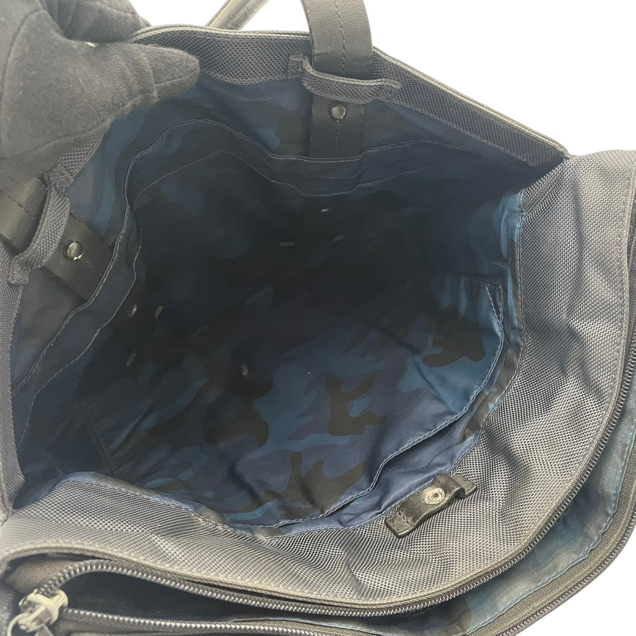 トゥミ バッグ SOPHNET. ソフネット 別注 コラボ コンパニオン トートバッグ ビジネスバッグ 肩掛け 手提げ A4サイズ収納可能 PC収納 大容量 ナイロン レザー ネイビー 紺 メンズ 通勤 通学 出張 旅行 スタイリッシュ カジュアル S57