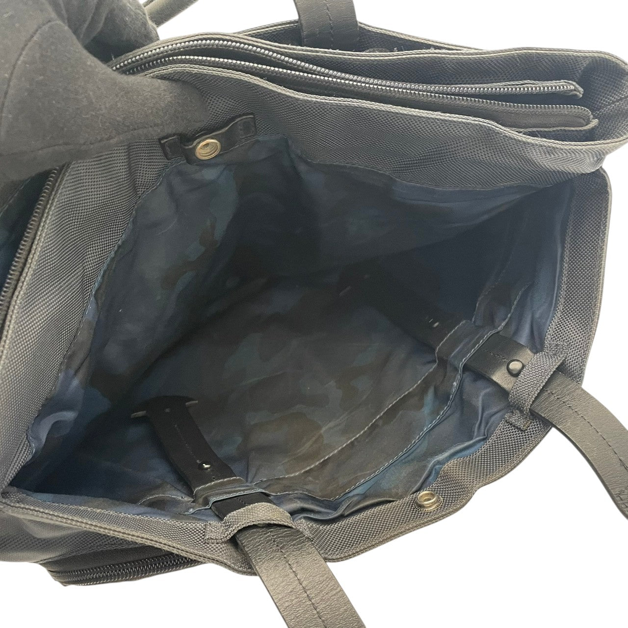 トゥミ バッグ SOPHNET. ソフネット 別注 コラボ コンパニオン トートバッグ ビジネスバッグ 肩掛け 手提げ A4サイズ収納可能 PC収納 大容量 ナイロン レザー ネイビー 紺 メンズ 通勤 通学 出張 旅行 スタイリッシュ カジュアル S57