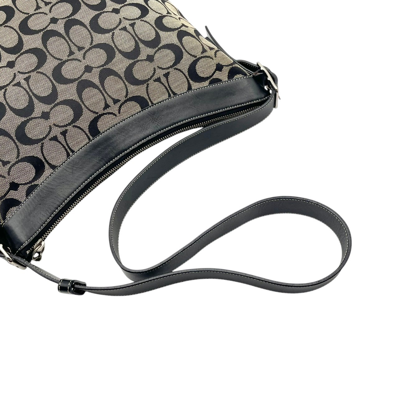 【美品】 COACH コーチ バッグ シグネチャー ショルダーバッグ 斜め掛け 肩掛け ポシェット クロスボディ キャンバス 本革 レザー グレー ブラック 黒 シルバー金具 カジュアル デイリー ユース レディース 人気 S54
