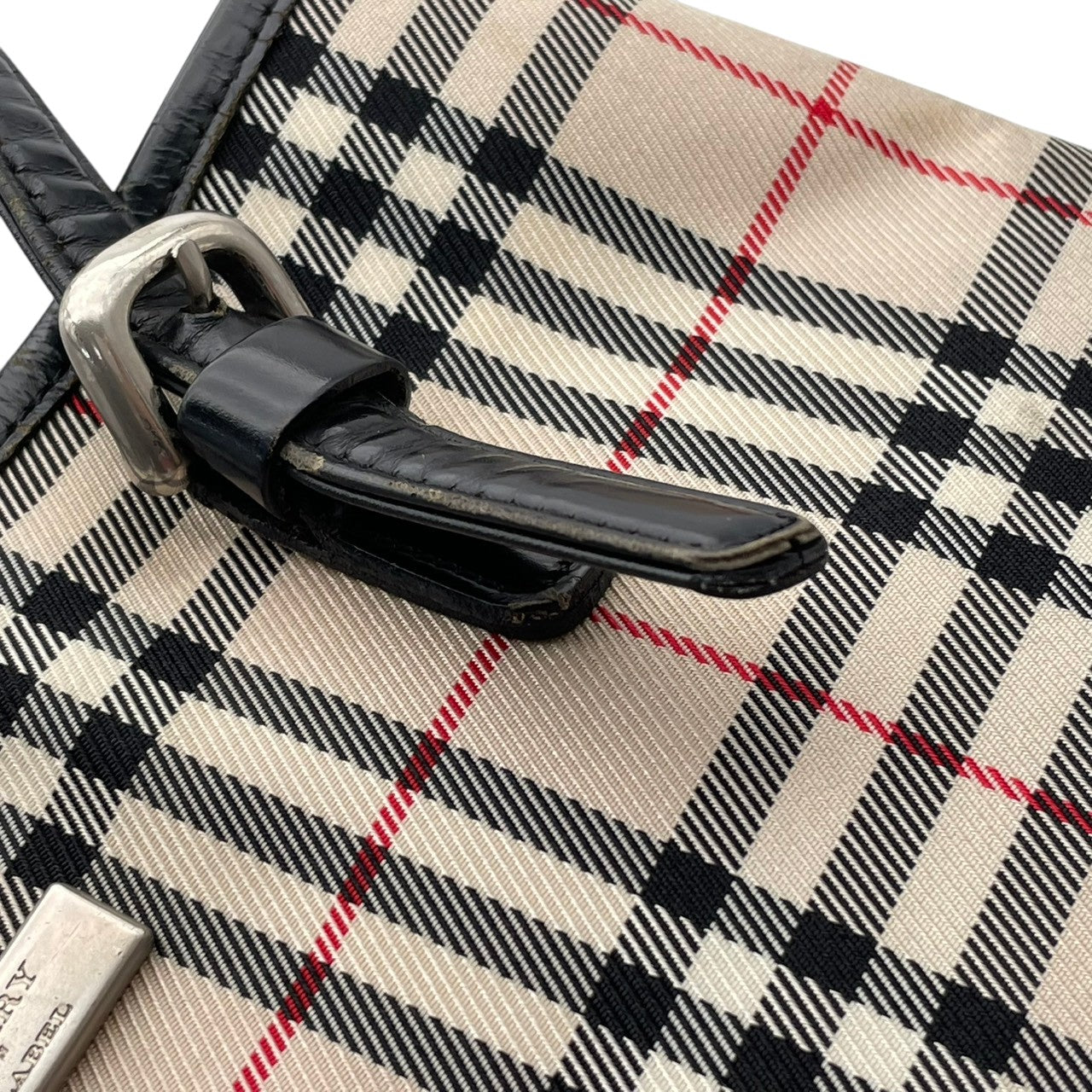 バーバリーブルーレーベル バッグ ノバチェック柄 バケツ型 トートバッグ ハンドバッグ 手提げ 肩掛け キャンバス 本革 レザー ベージュ ブラック 黒 シルバー金具 エレガント クラシック スタイリッシュ カジュアル レディース 定番 人気 鞄 S53