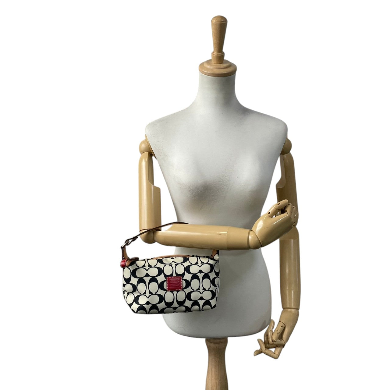 コーチ バッグ シグネチャー ナイロン アクセサリーポーチ ハンドバッグ 手提げ ミニバッグ キャンバス レザー アイボリー ローズレッド 赤系 シルバー金具 エレガント クラシック スタイリッシュ カジュアル レディース 定番 人気 鞄 S31